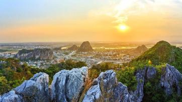 Marble Mountains and Monkey Mountain Morning Tour